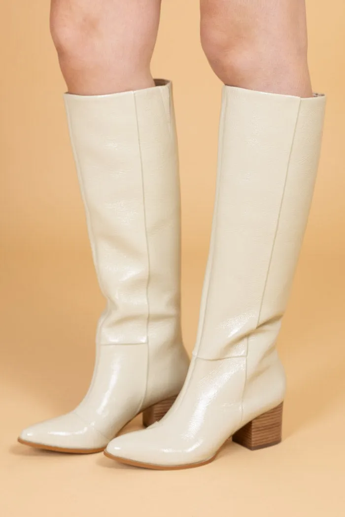 Darcy Boots White